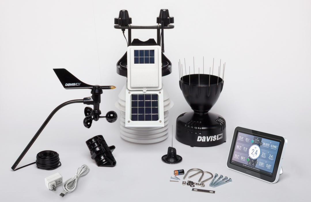 Davis Wireless Vantage Pro2 Plus with 24 - Hr Fan Aspirated Radiation Shield and WeatherLink Console 6263UK - DI-6263UK
