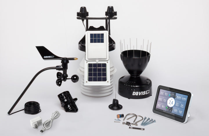 Davis Wireless Vantage Pro2 Plus with 24 - Hr Fan Aspirated Radiation Shield and WeatherLink Console 6263UK - DI-6263UK