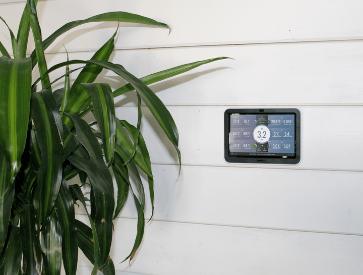 Davis Wireless Vantage Pro2 Plus with 24 - Hr Fan Aspirated Radiation Shield and WeatherLink Console 6263UK - DI-6263UK